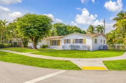 Picture of 795 NE 155Th St, Miami, FL 33162