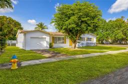 Picture of 795 NE 155Th St, Miami, FL 33162