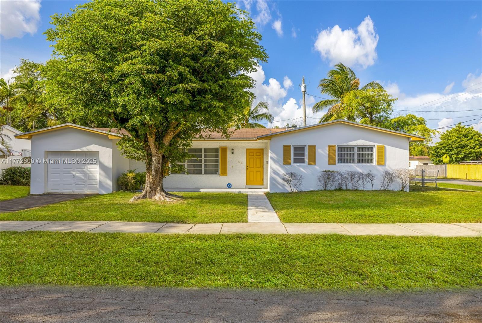 Picture of 795 NE 155Th St, Miami, FL 33162