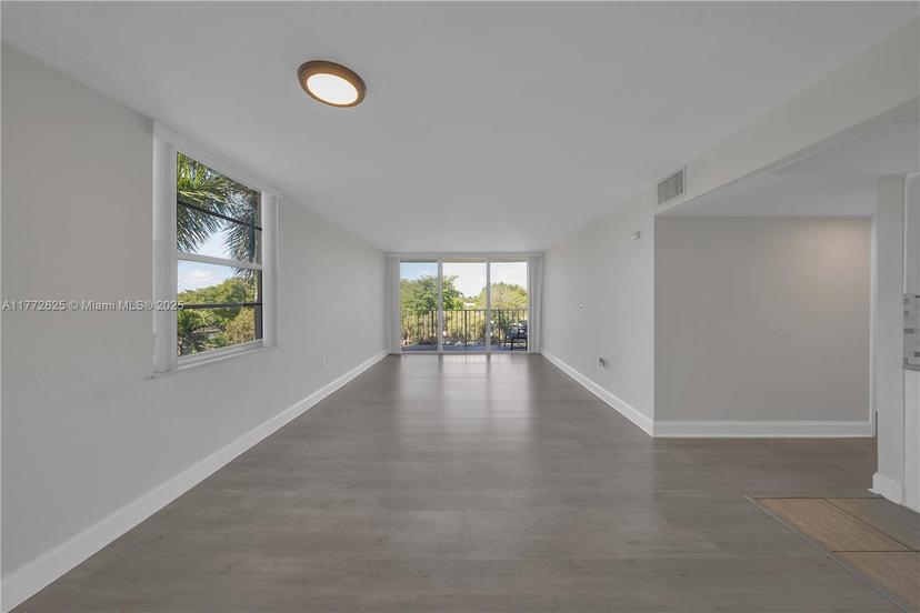 Picture of 13120 SW 92Nd Ave # 401, Miami FL 33176