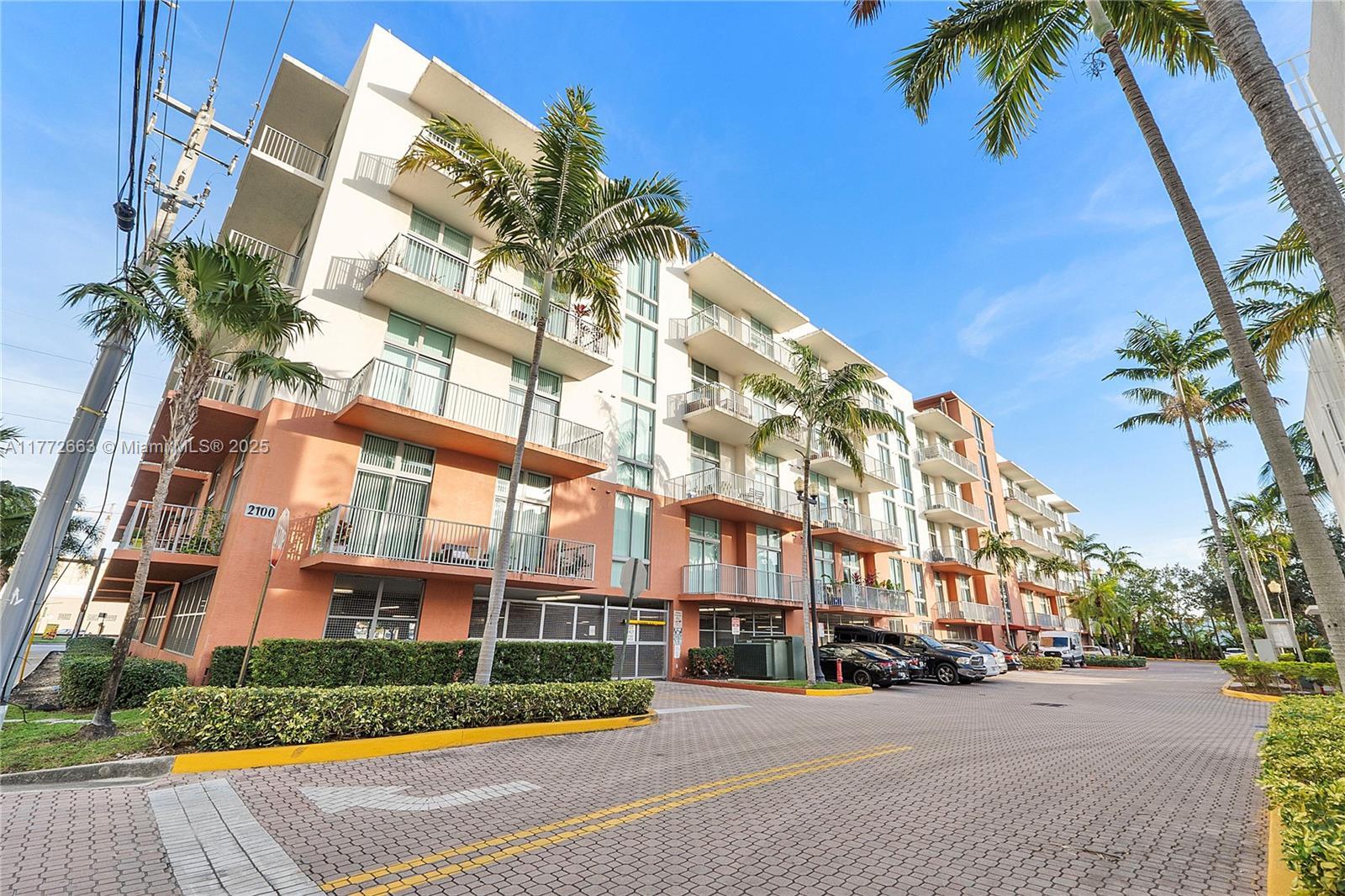 Picture of 2100 Van Buren St # 102, Hollywood, FL 33020