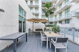 Picture of 2100 Van Buren St # 102, Hollywood, FL 33020