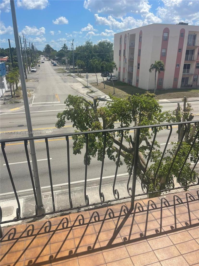 Picture of 6825 W Flagler St # 306, Miami FL 33144