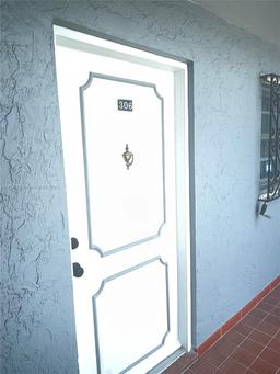 Picture of 6825 W Flagler St # 306, Miami, FL 33144