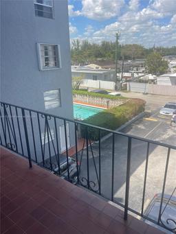 Picture of 6825 W Flagler St # 306, Miami, FL 33144