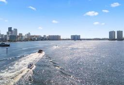 Picture of 19101 NE 36Th Ct # 302, Aventura, FL 33180