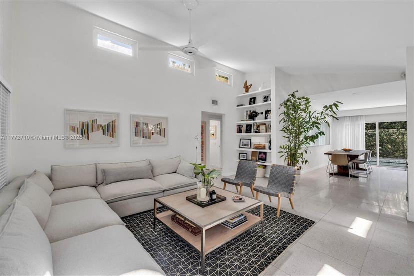 Picture of 420 NE 87 St, El Portal FL 33138