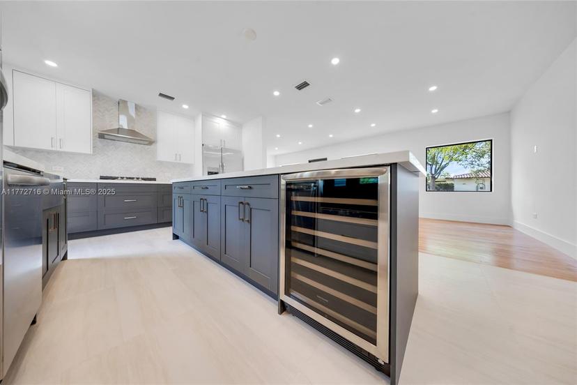Picture of 1121 Swan Ave, Miami Springs FL 33166