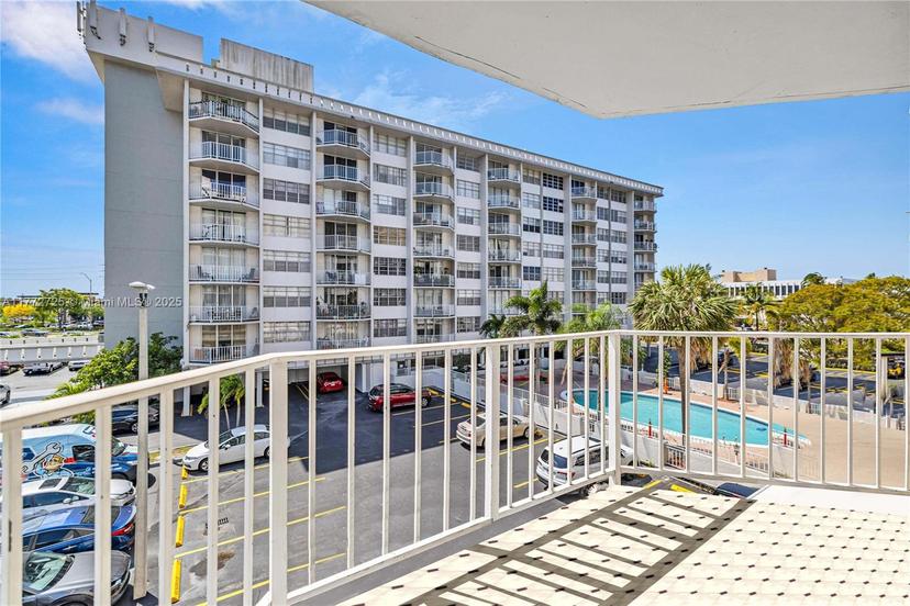 Picture of 16740 NE 9Th Ave # 302, North Miami Beach FL 33162