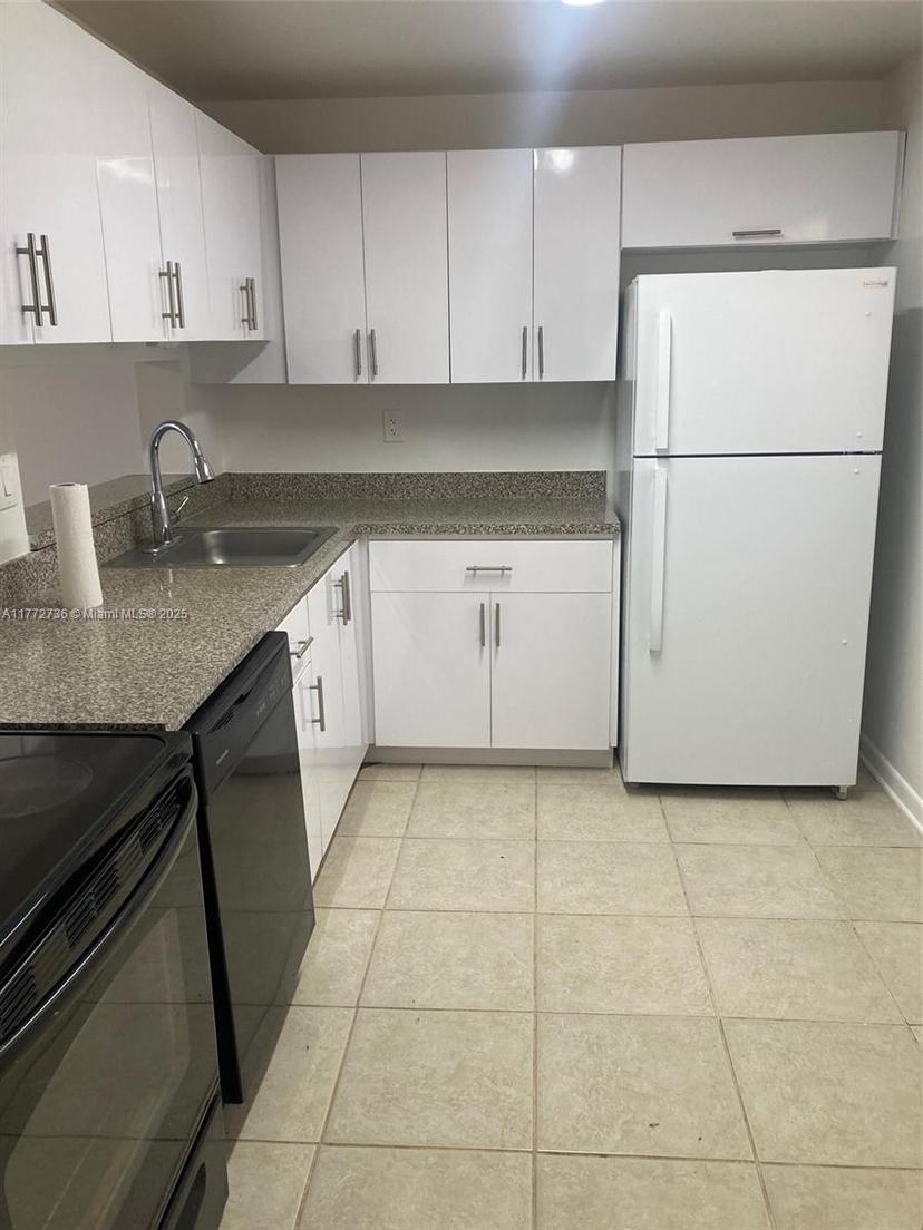 Picture of 8420 SW 133Rd Ave Rd # 422, Miami FL 33183