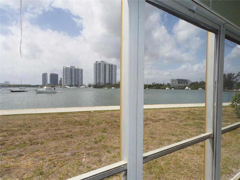 Picture of 2920 Point East Dr # N111, Aventura FL 33160