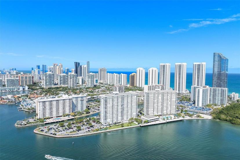 Picture of 300 Bayview Dr # 308, Sunny Isles Beach FL 33160