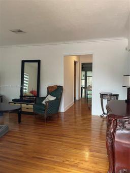 Picture of 2121 SW 30Th Ct, Miami, FL 33145