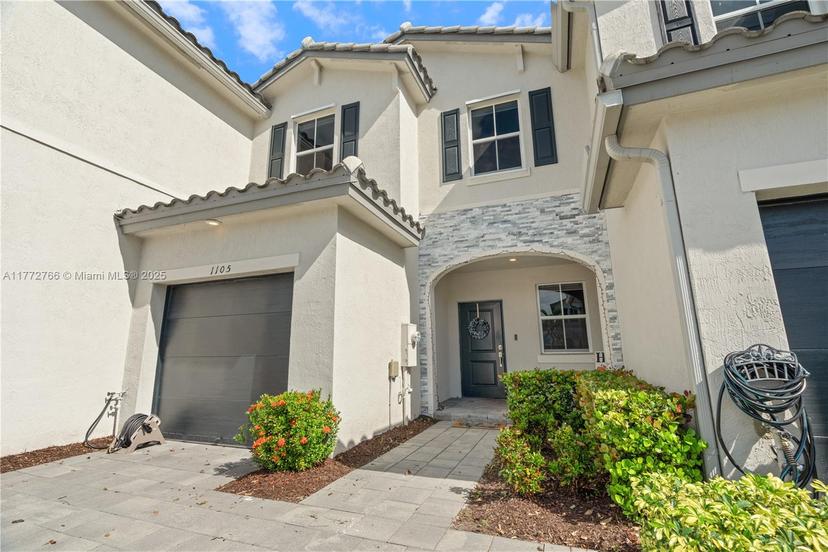 Picture of 1105 SE 27Th Ter, Homestead FL 33035