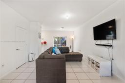 Picture of 1105 SE 27Th Ter, Homestead, FL 33035