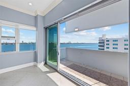 Picture of 7545 E Treasure Dr # 10H, North Bay Village, FL 33141