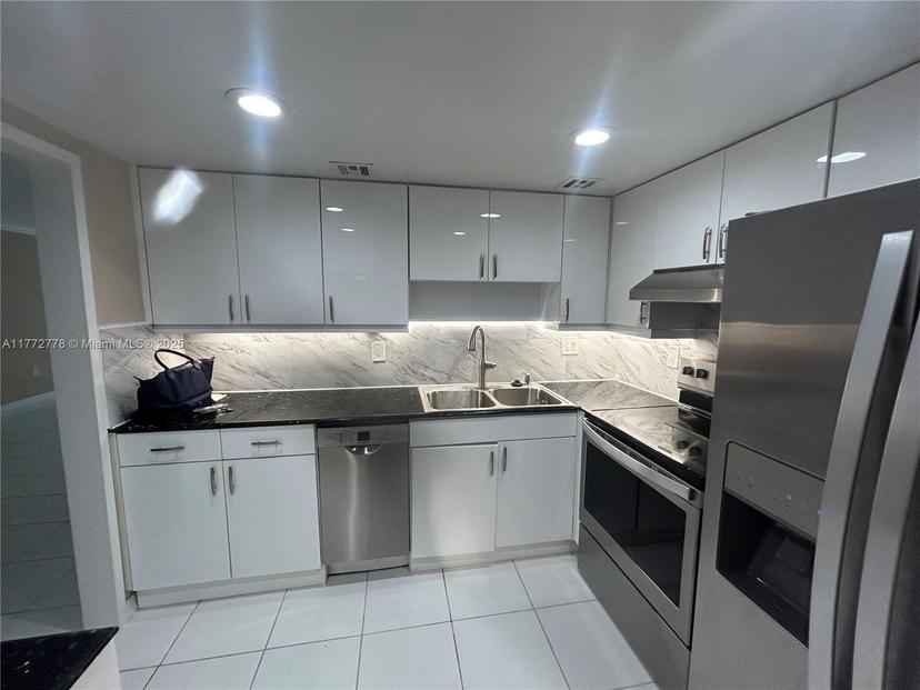 Picture of 5701 Collins Ave # 812, Miami Beach FL 33140