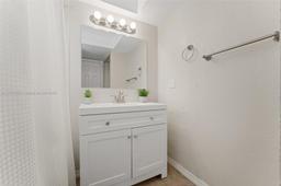 Picture of 7725 SW 88Th St # 223, Miami, FL 33156