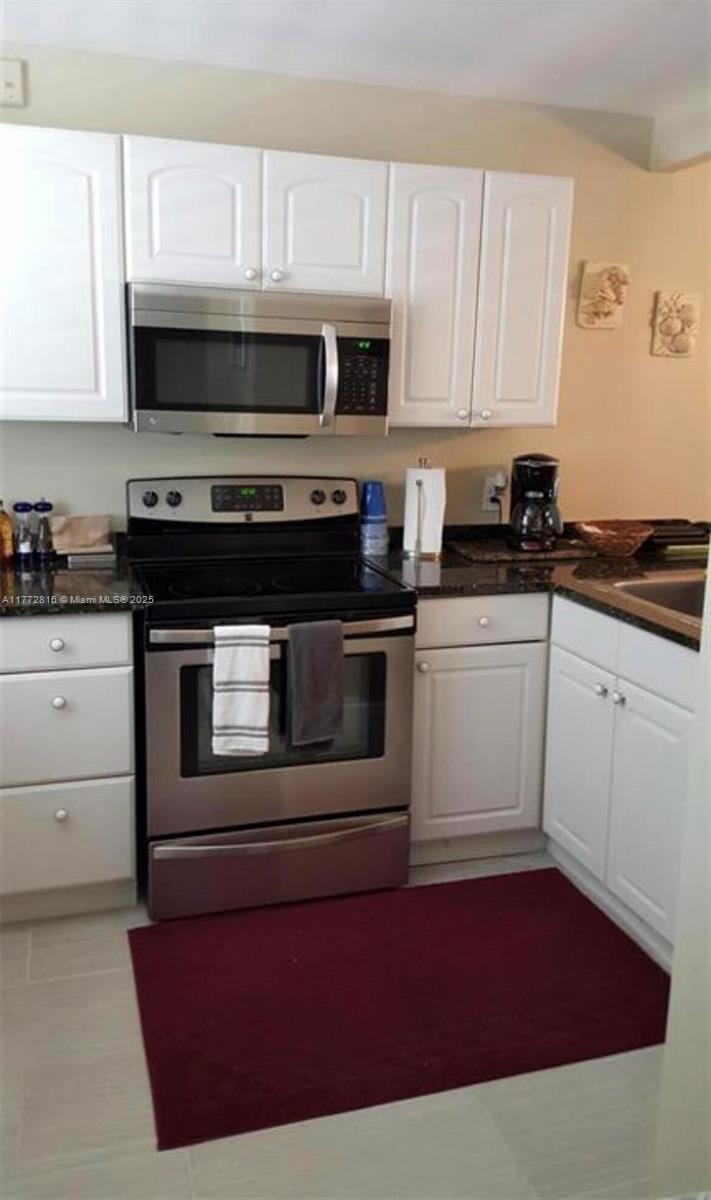 Picture of 113 Royal Park Dr # 2H, Oakland Park FL 33309