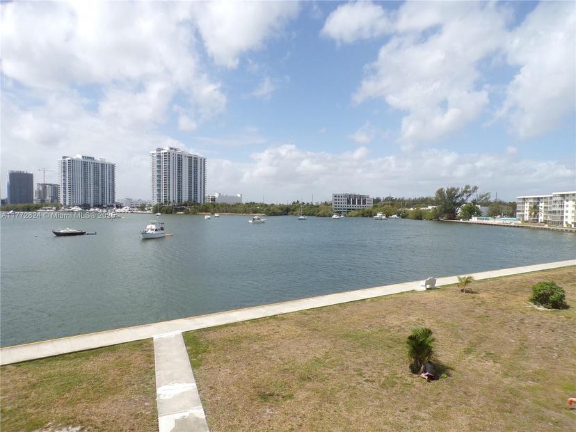 Picture of 2920 Point East Dr # N307, Aventura FL 33160