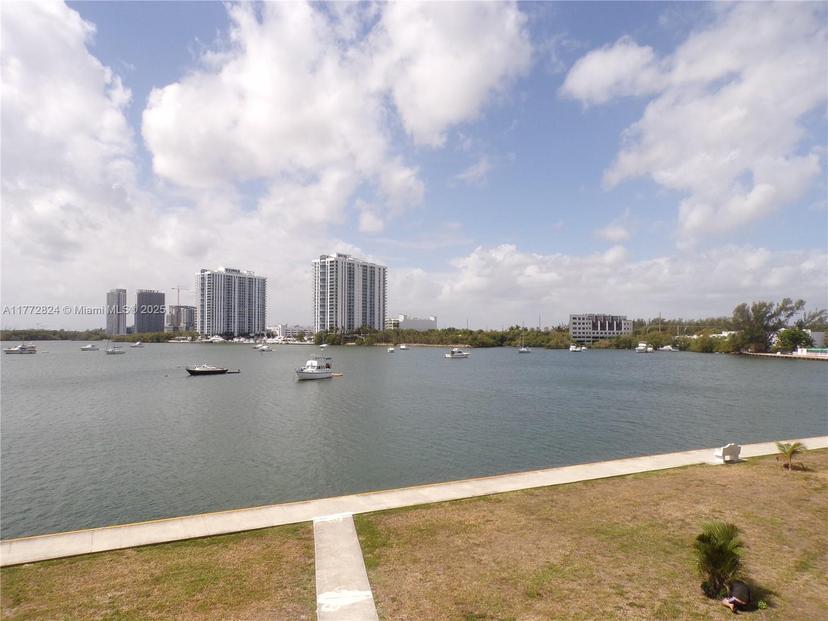 Picture of 2920 Point East Dr # N307, Aventura FL 33160