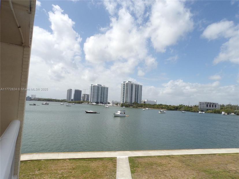 Picture of 2920 Point East Dr # N307, Aventura FL 33160