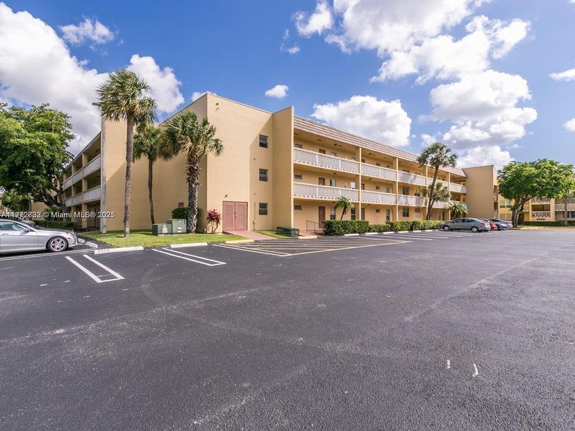 Picture of 5980 NW 64Th Ave # 308, Tamarac FL 33319