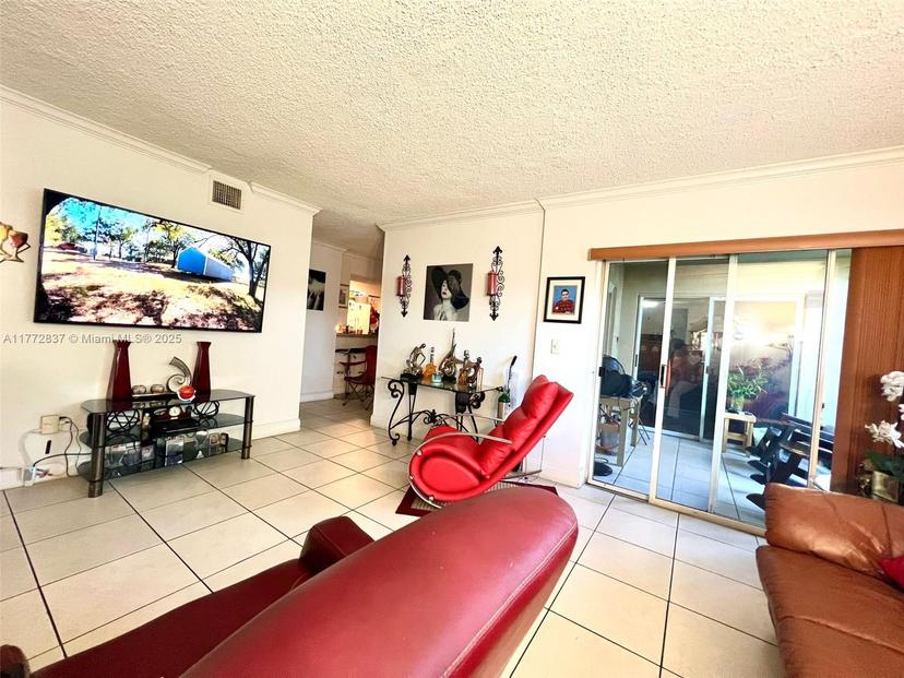 Picture of 18810 NW 57Th Ave # 102, Hialeah FL 33015