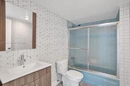 Picture of 3821 Environ Blvd # 403, Lauderhill, FL 33319