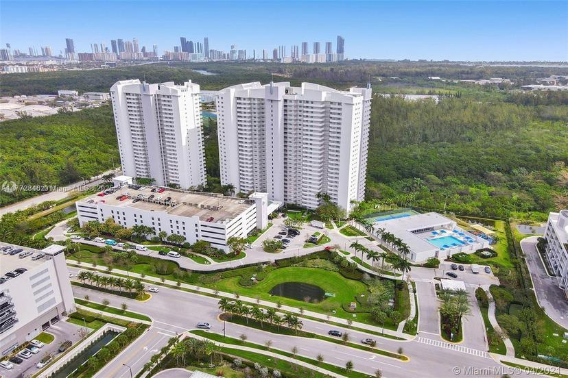 Picture of 14951 Royal Oaks Ln # 1604, North Miami FL 33181