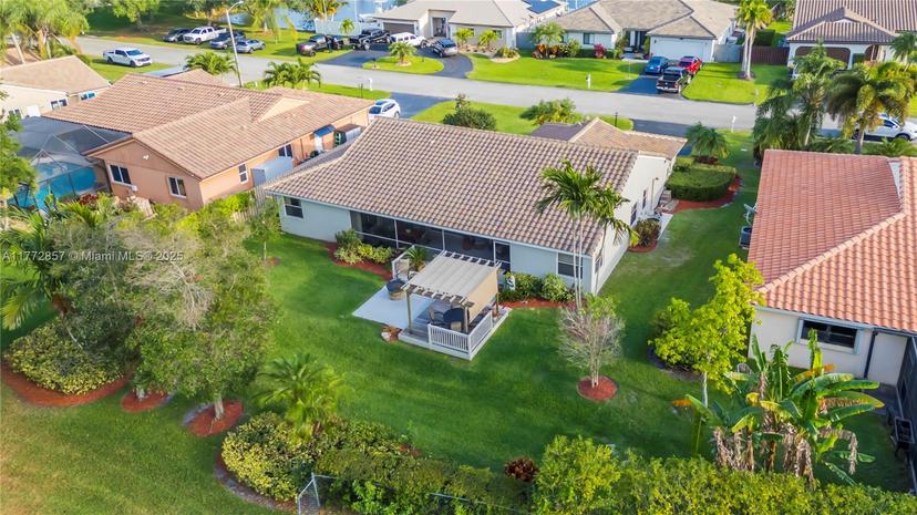 Picture of 15001 Windbluff St, Davie FL 33331