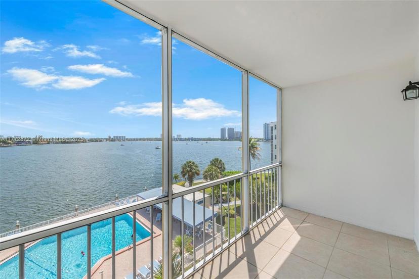 Picture of 3010 Marcos Dr # R509, Aventura FL 33160