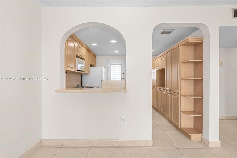 Picture of 3010 Marcos Dr # R509, Aventura FL 33160
