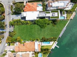 Picture of 9224 Bay Dr, Surfside, FL 33154