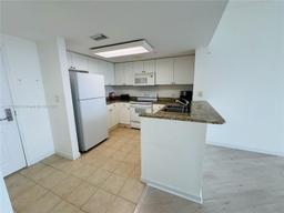 Picture of 19501 W Country Club Dr # 1006, Aventura, FL 33180