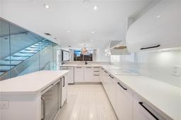 Picture of 2950 NE 188Th St # 530, Aventura, FL 33180