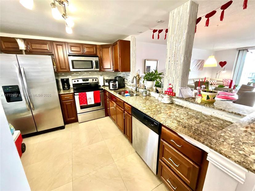 Picture of 319 NE 14Th Ave # 708, Hallandale Beach FL 33009