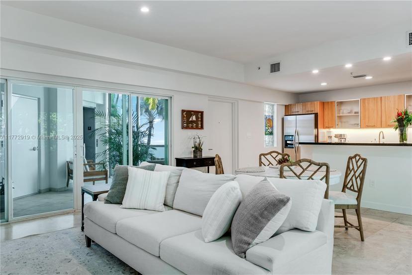 Picture of 2699 Tigertail Ave # 23, Coconut Grove FL 33133