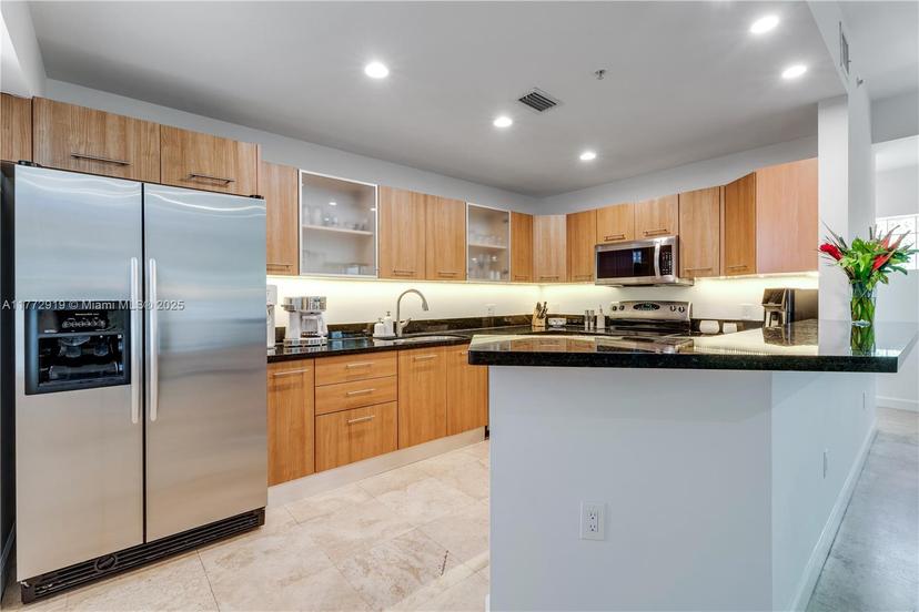Picture of 2699 Tigertail Ave # 23, Coconut Grove FL 33133
