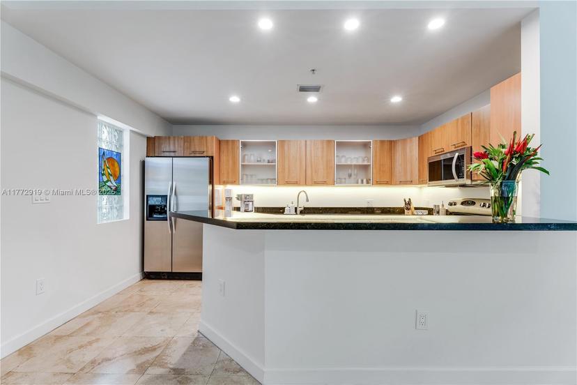 Picture of 2699 Tigertail Ave # 23, Coconut Grove FL 33133