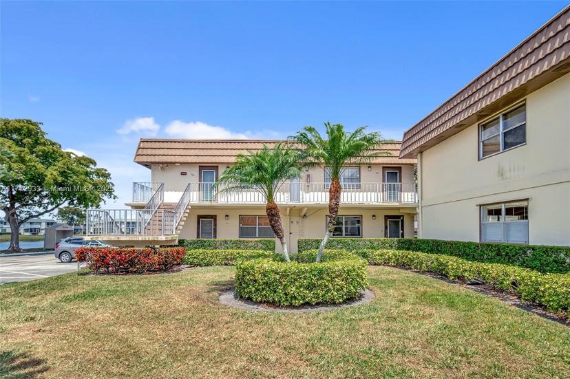 Picture of 71 Saxony B # 71, Delray Beach FL 33446
