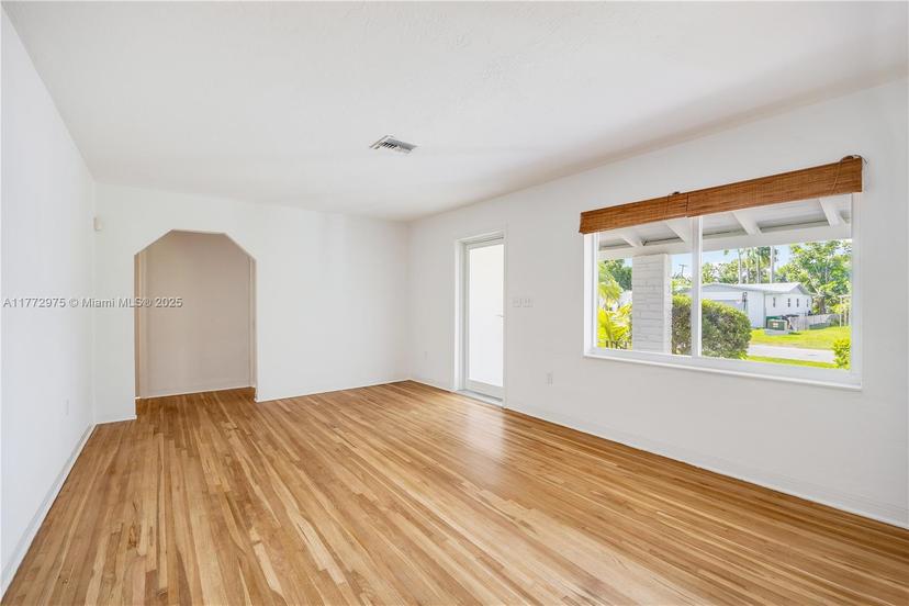 Picture of 385 NE 117Th St, Miami FL 33161