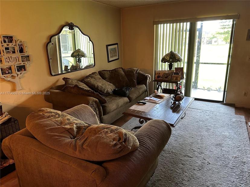 Picture of 10130 Sunrise Lakes Blvd # 112, Sunrise FL 33322