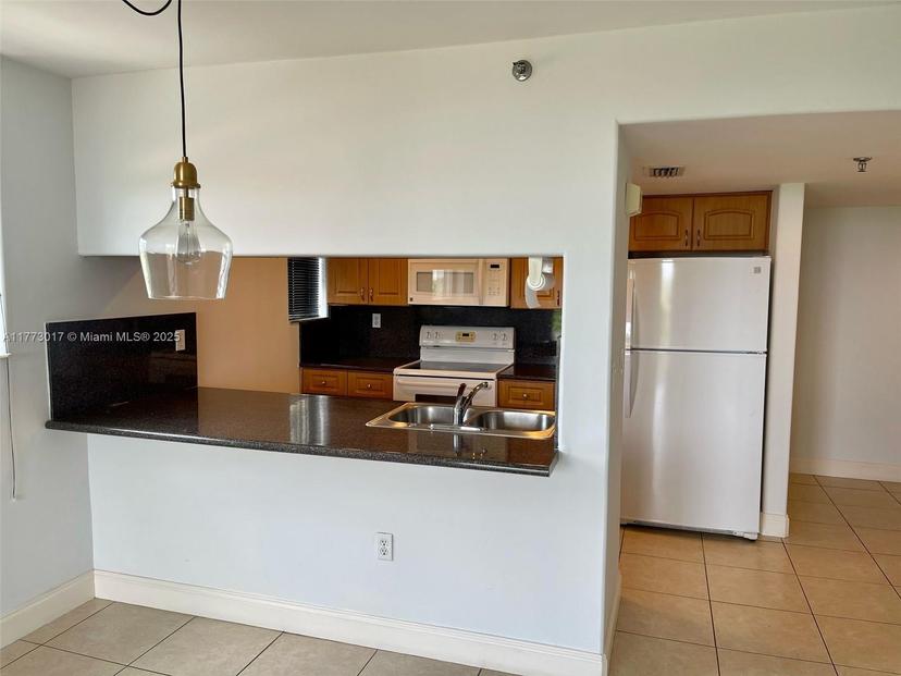 Picture of 2400 SW 3Rd Ave # 605, Miami FL 33129