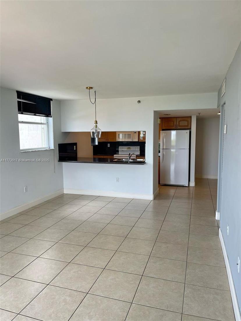 Picture of 2400 SW 3Rd Ave # 605, Miami FL 33129