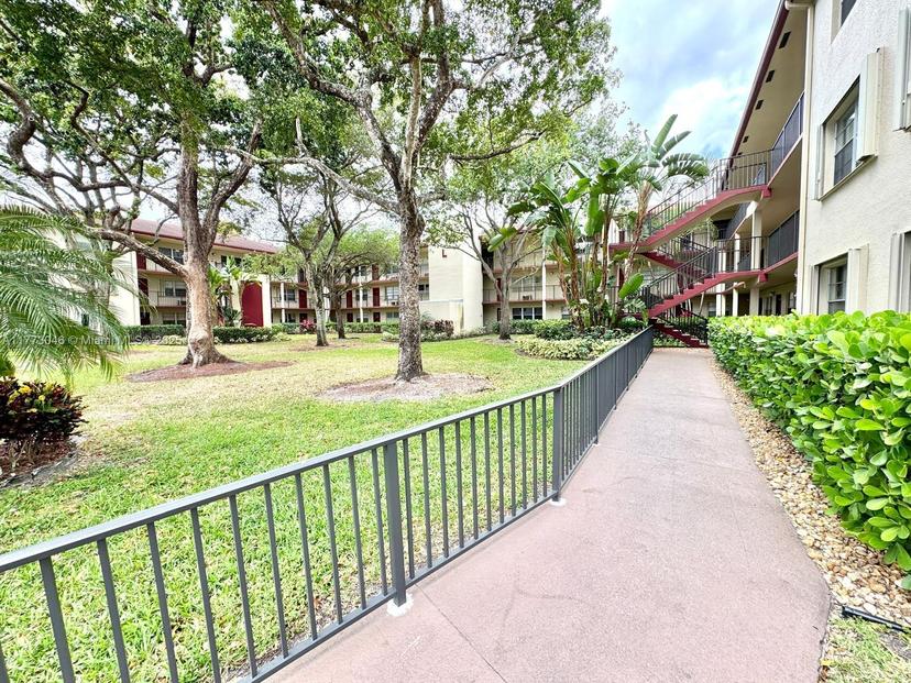 Picture of 200 SW 132Nd Way # 209L, Pembroke Pines FL 33027