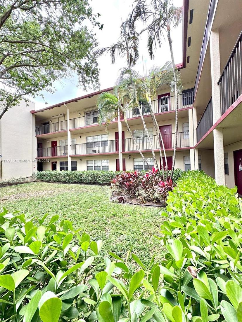 Picture of 200 SW 132Nd Way # 209L, Pembroke Pines FL 33027