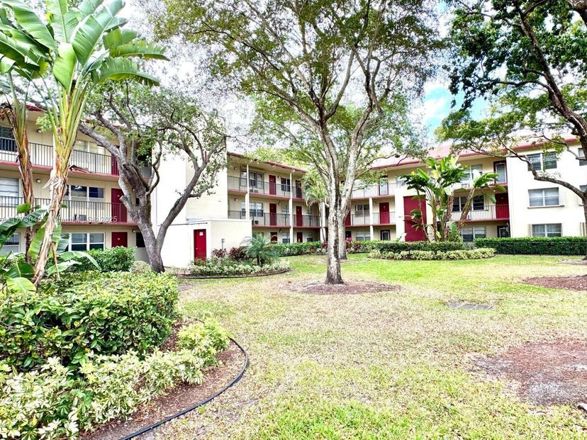 Picture of 200 SW 132Nd Way # 209L, Pembroke Pines FL 33027