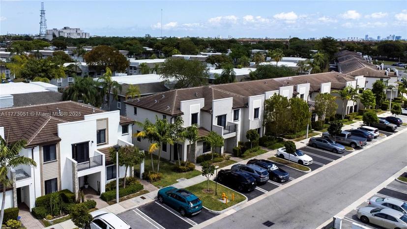 Picture of 321 NE 208Th Ter, Miami FL 33179