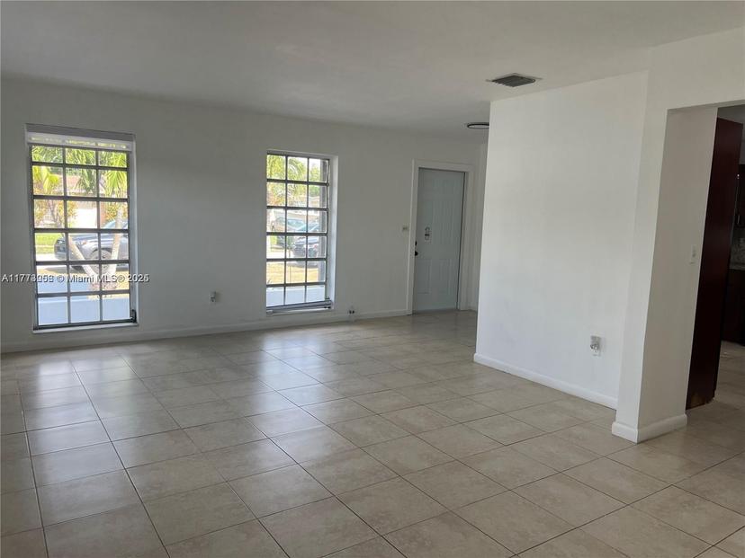 Picture of 1272 NW 188Th Ter, Miami Gardens FL 33169